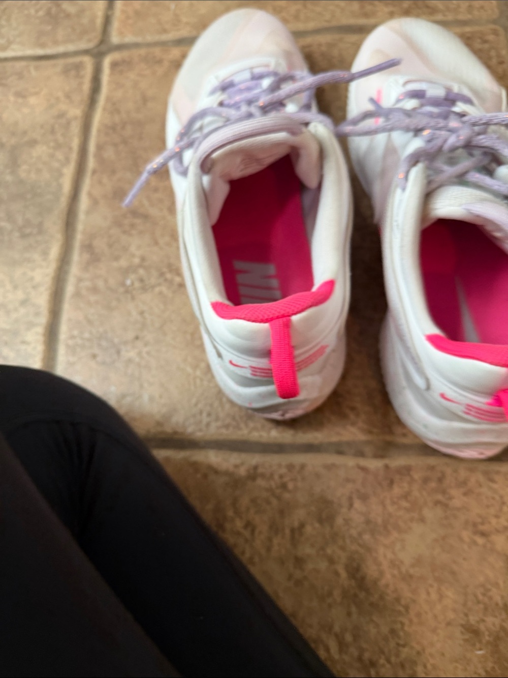 Nike AIRZOOM HyperAce 3 SE Women's White Athletic Sneakers with Pink Accents - Picture 9 of 10